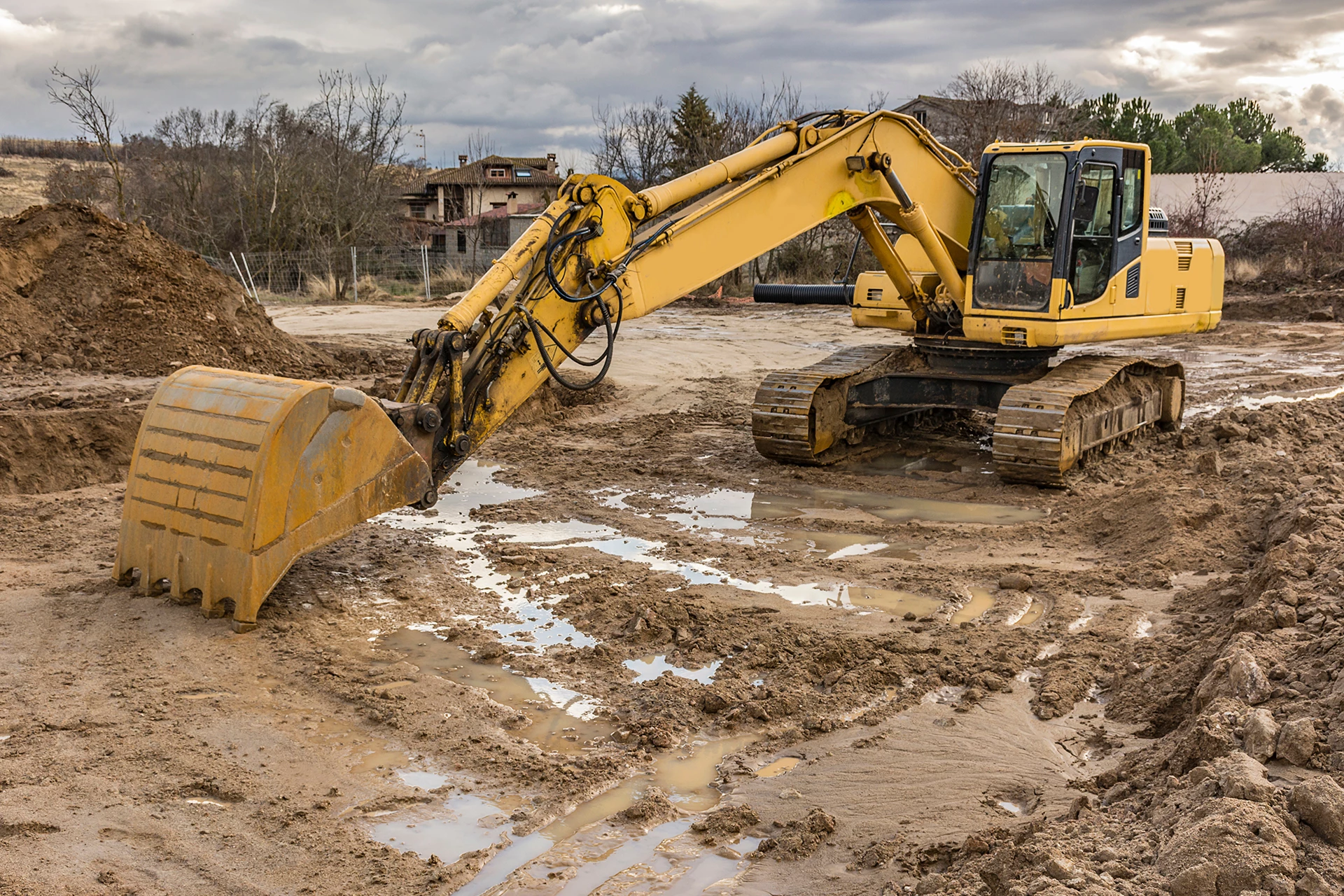 construction-vehicles-tracking-with-ip67-rating-gps-devices-header-preview-1920x1280.jpg