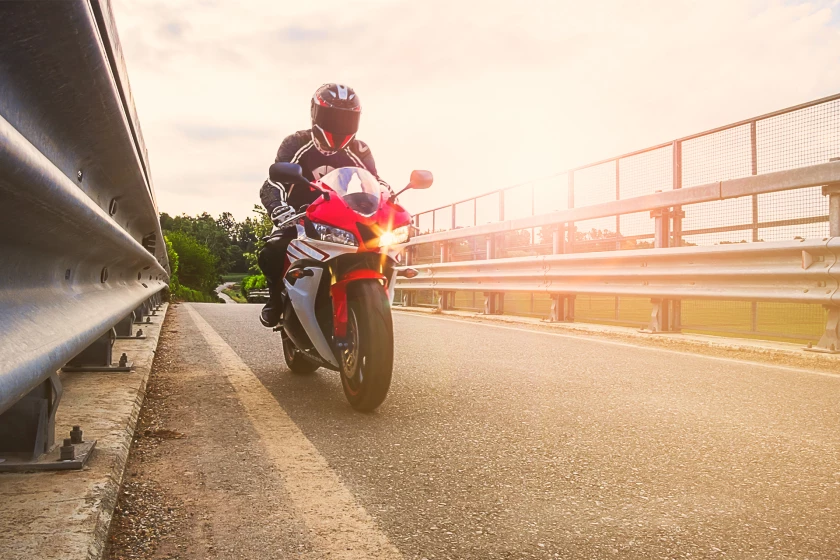SEGUIMIENTO, PROTECCIÓN Y SEGURIDAD DE MOTOCICLETAS