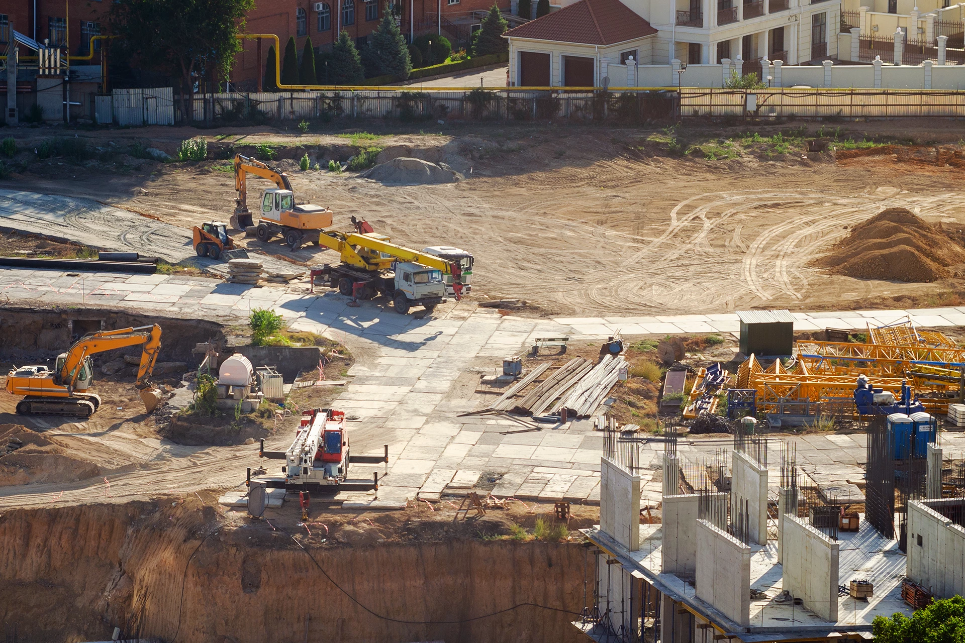 solution-for-tracking-and-protecting-construction-equipment-1920x1280.png
